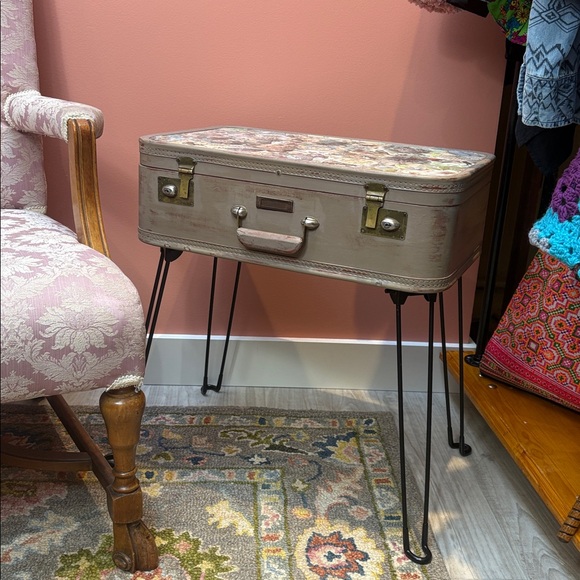 OOAK Vintage Suitcase Side Table Decoupaged Floral Top Foldable Hairpin Legs - Picture 1 of 13